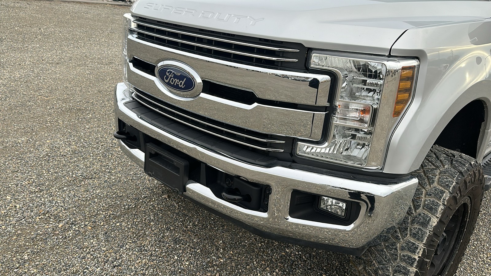 2019 Ford Super Duty F-350 SRW LARIAT 9