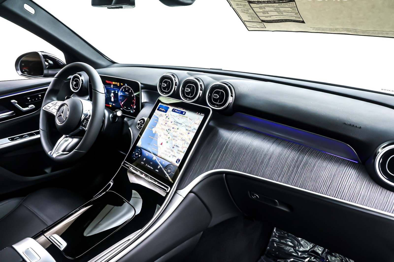 New 2026 Black Mercedes-Benz GLC 300 image 5