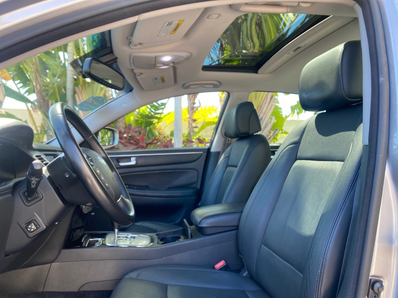 2012 Hyundai Genesis 3.8L SUNROOF PREM PKG in , 