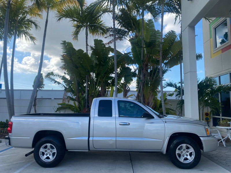 2006 Dodge Dakota SLT CLUB CAB LOW MILES 55,990 in , 
