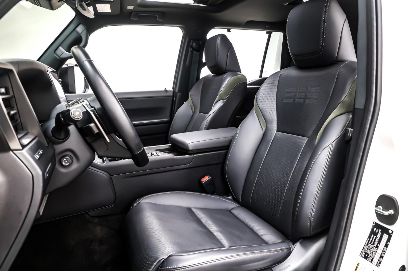 Used 2024 Eminent White Pearl Lexus GX 550 Overtrail+ image 18