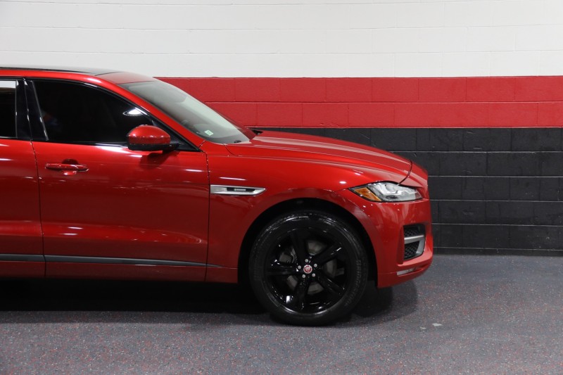 2017 Jaguar F-PACE 35t R-Sport AWD 4dr Suv in , 