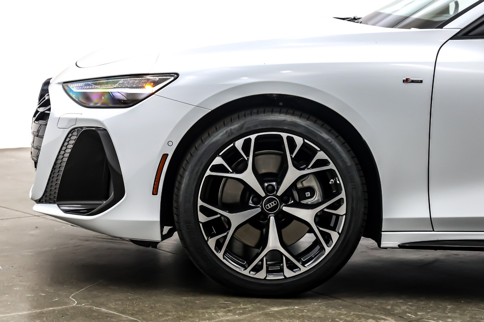 New 2026 Glacier White Metallic Audi Premium Plus quattro image 10