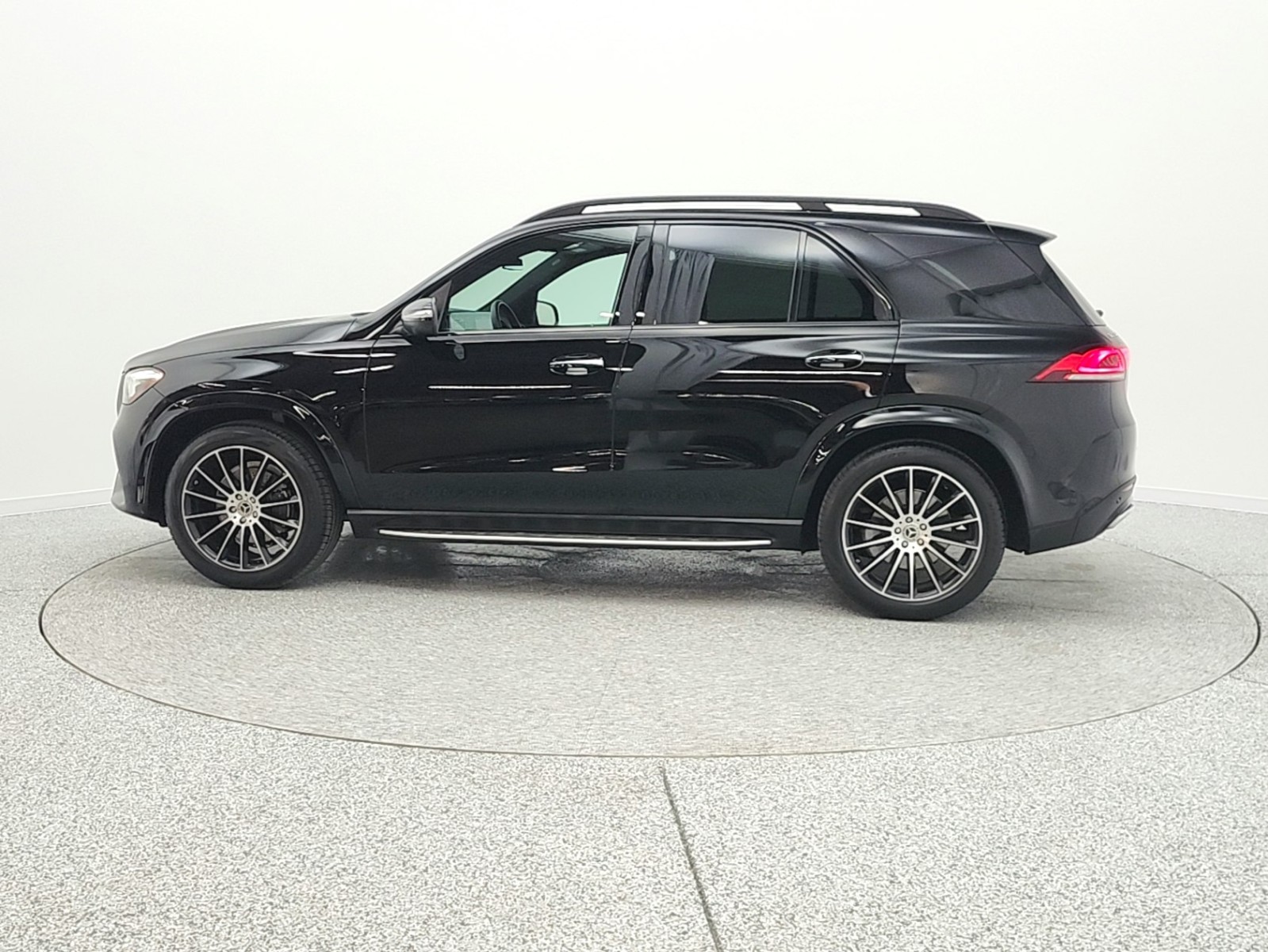 Used 2020 Black Mercedes-Benz GLE 350 SUV image 9