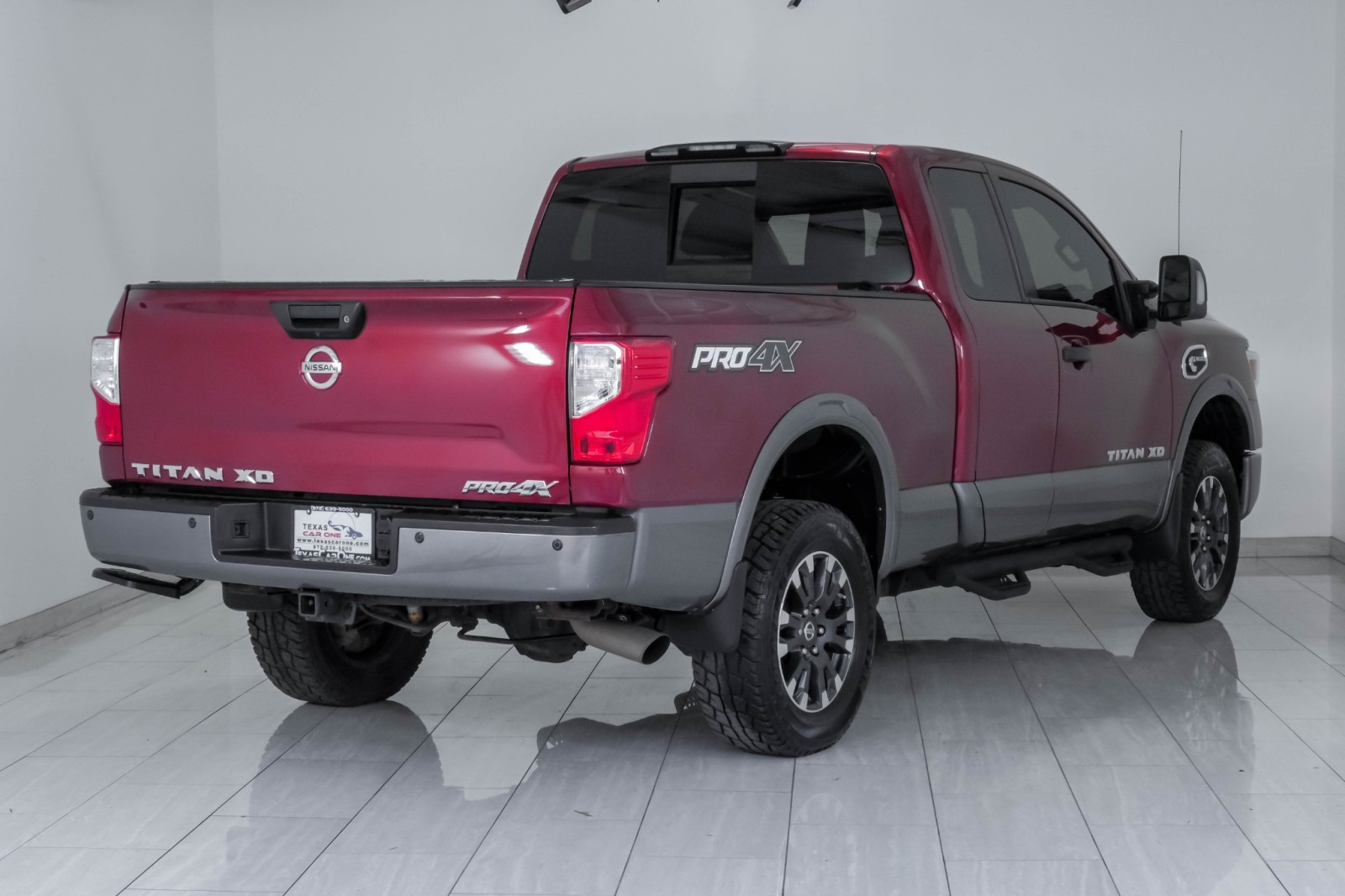2017 Nissan Titan XD PRO-4X EXTENDED CAB 4WD AUTOMATIC BLIND SPOT ASSIS 10