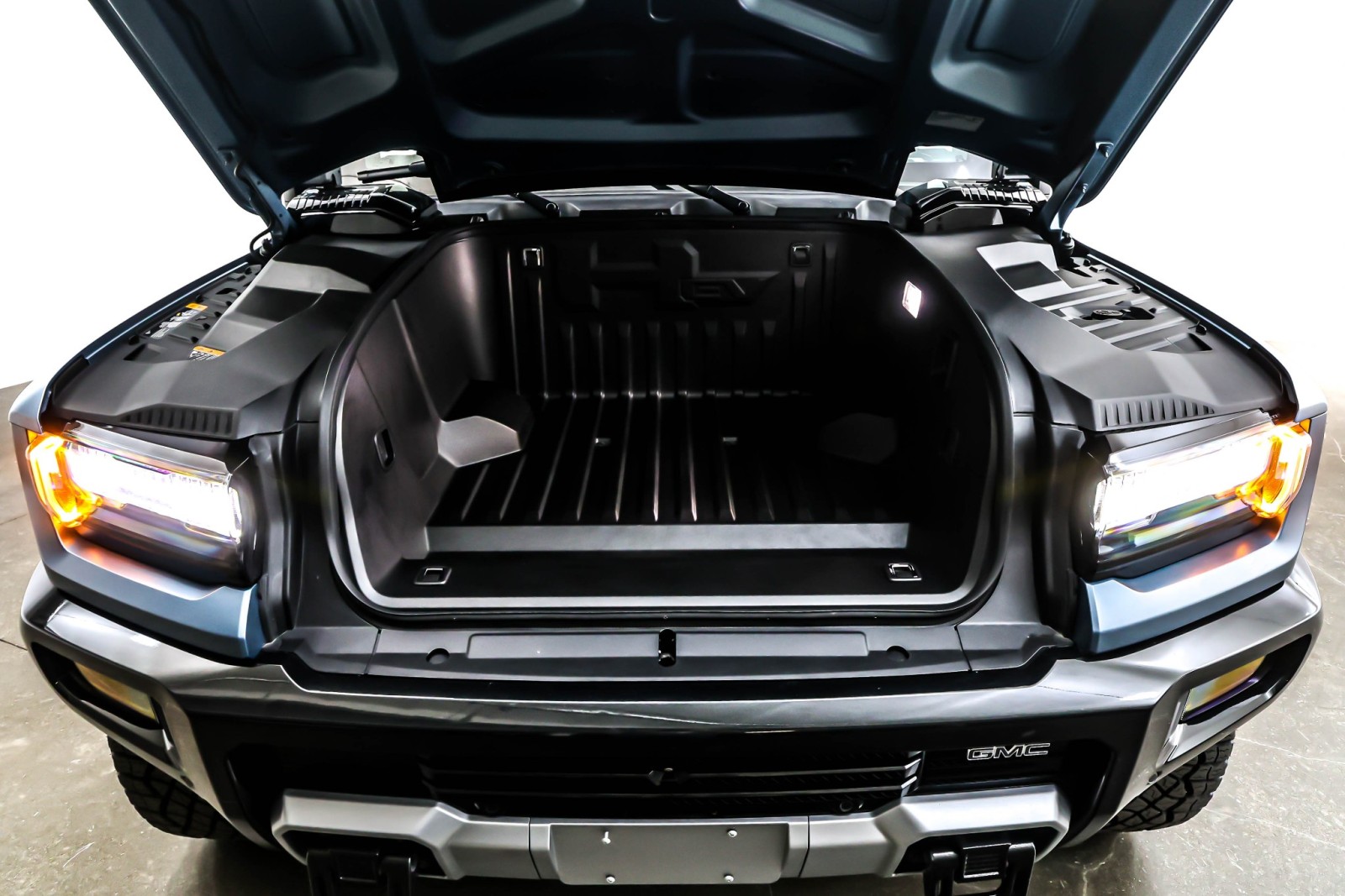 Used 2024 Neptune Blue Matte GMC e4WD Crew Cab 3X image 10