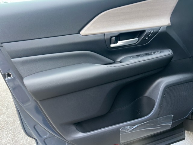 ToyotaGrand Highlander13