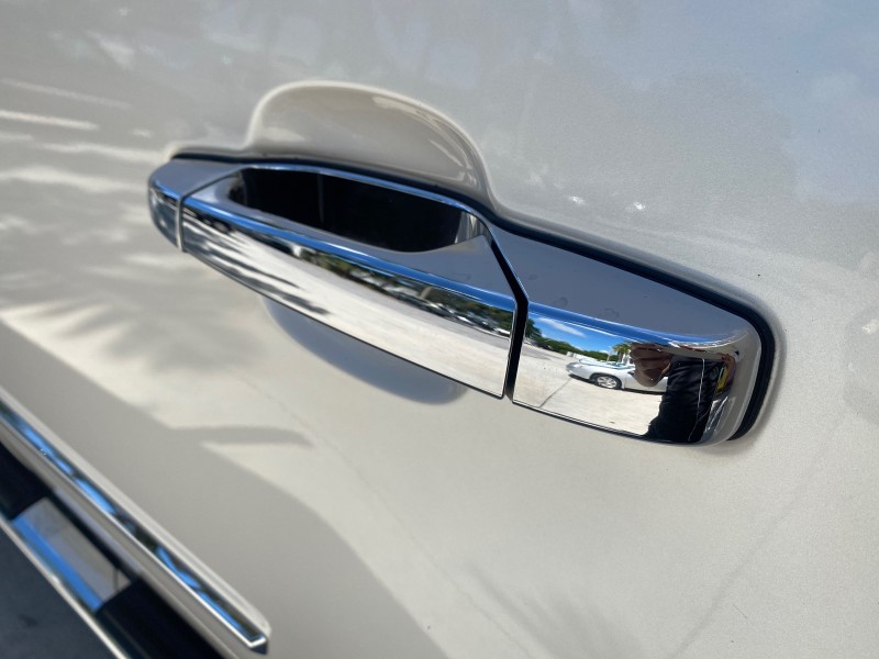 2013 Cadillac Escalade Luxury 1 OWNER LOW MILES 70,251 in ,