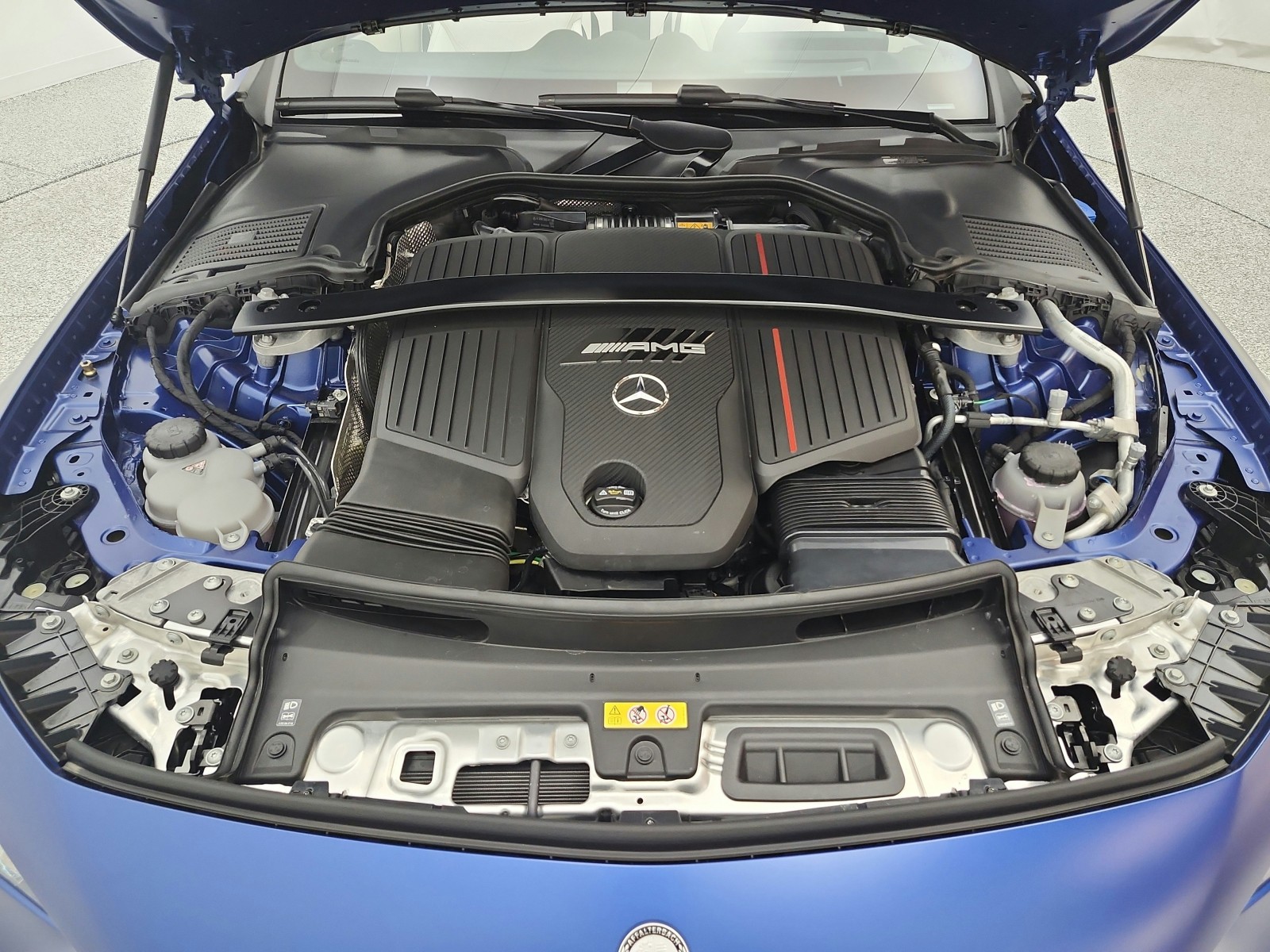 New 2026 MANUFAKTUR Starling Blue Magno Mercedes-Benz AMG® CLE 53 image 22