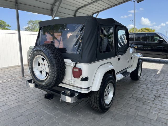 1995 Jeep Wrangler SE 4