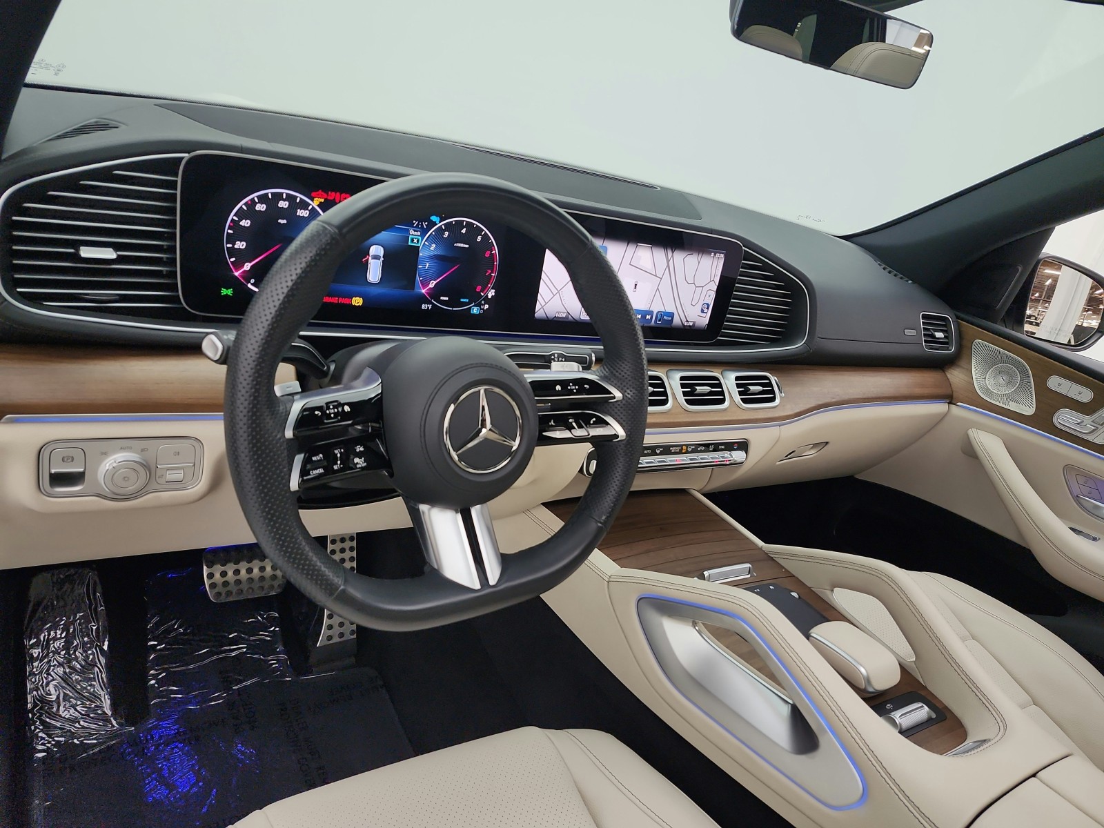 Used 2024 MANUFAKTUR Diamond White Metallic Mercedes-Benz GLS 450 4MATIC® SUV image 9