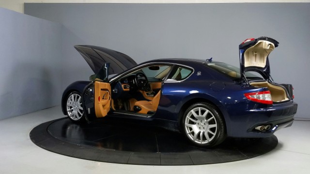 2010 Maserati GranTurismo  13