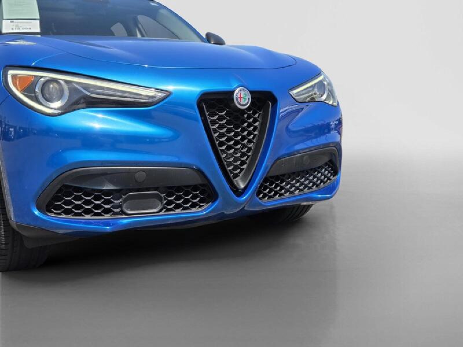 Used 2019 BLUE Alfa Romeo  image 9