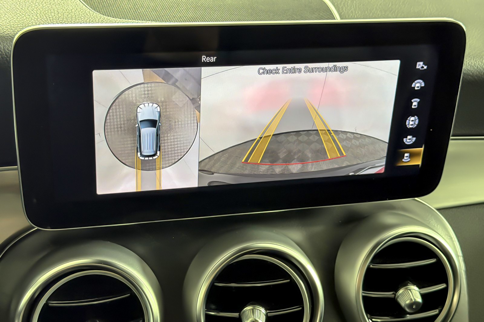 Used 2022 Black Mercedes-Benz GLC 300 SUV image 18