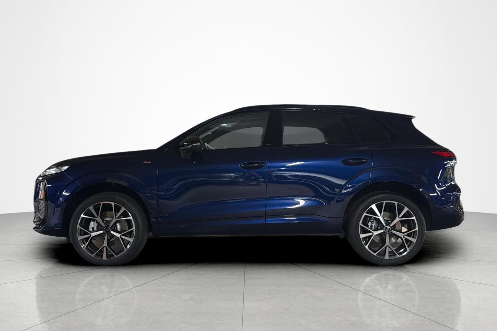 New 2026 Navarra Blue Metallic Audi S line quattro image 3