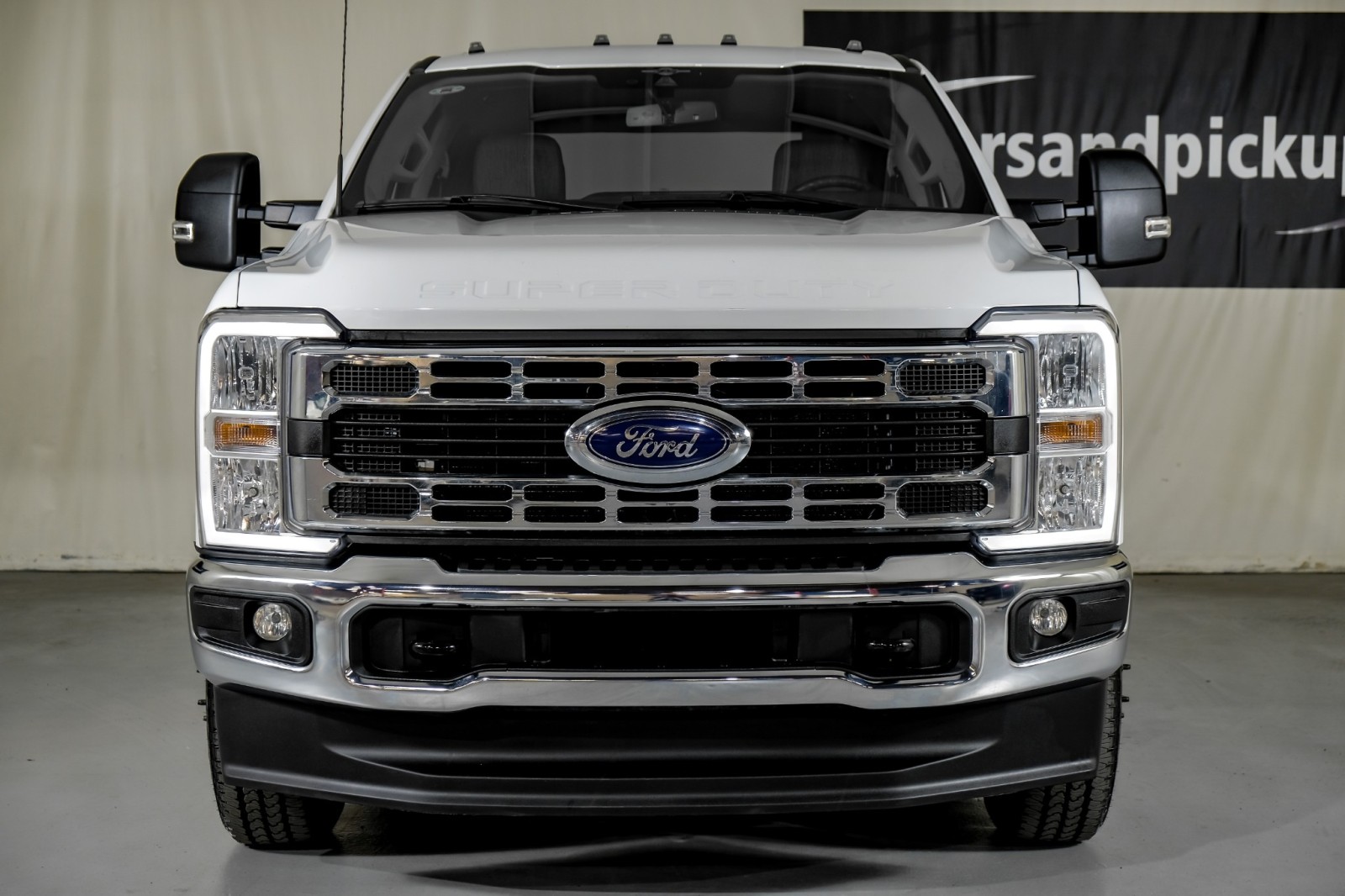 2023 Ford F-350 XLT 3