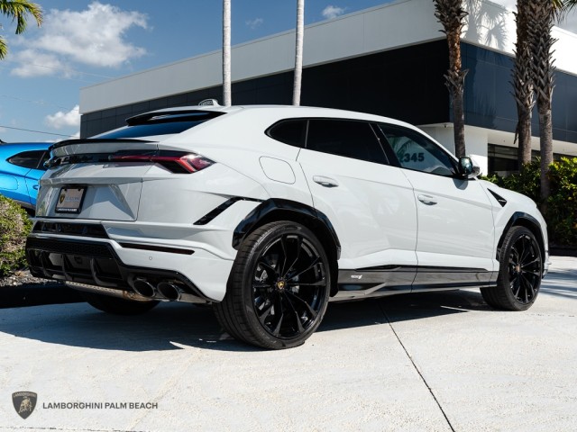 2023 Lamborghini Urus S in , 