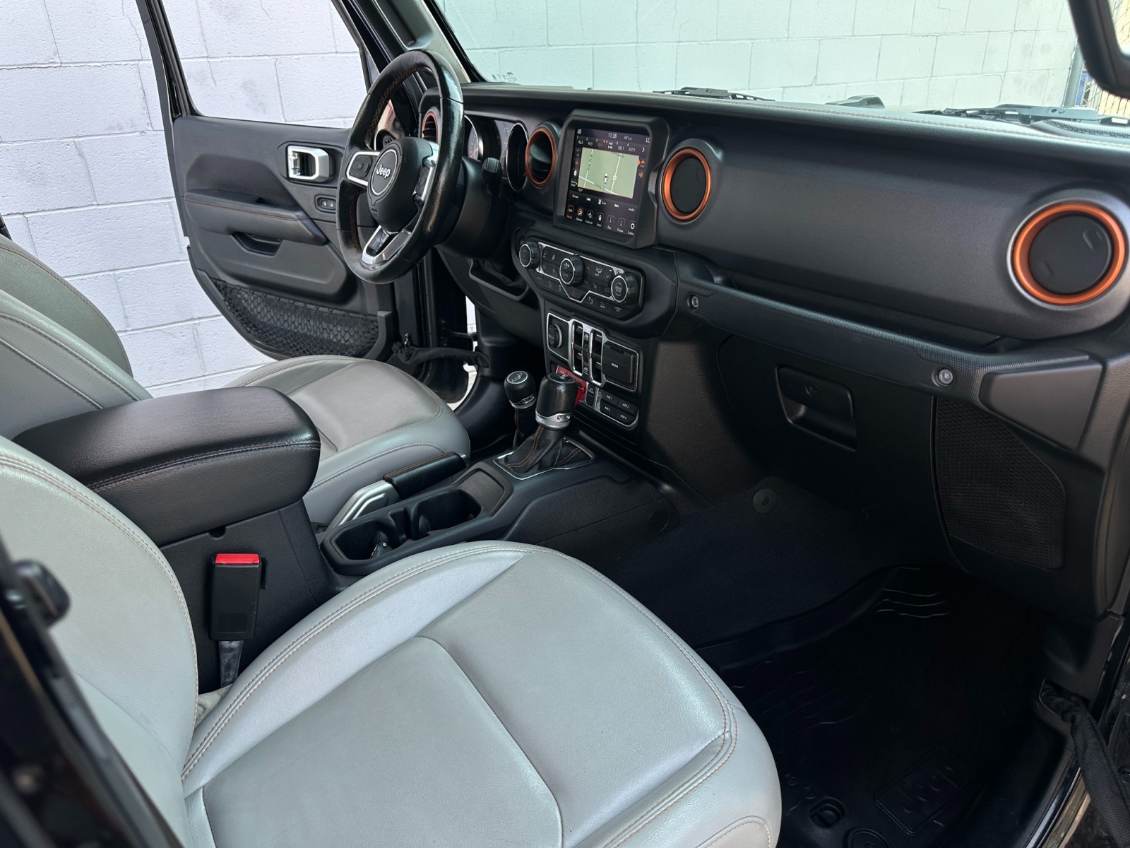 2021 Jeep Gladiator Mojave 37