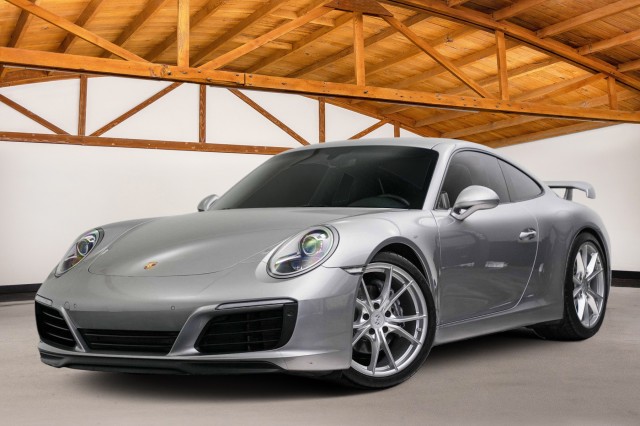 2018 Porsche 911 Carrera