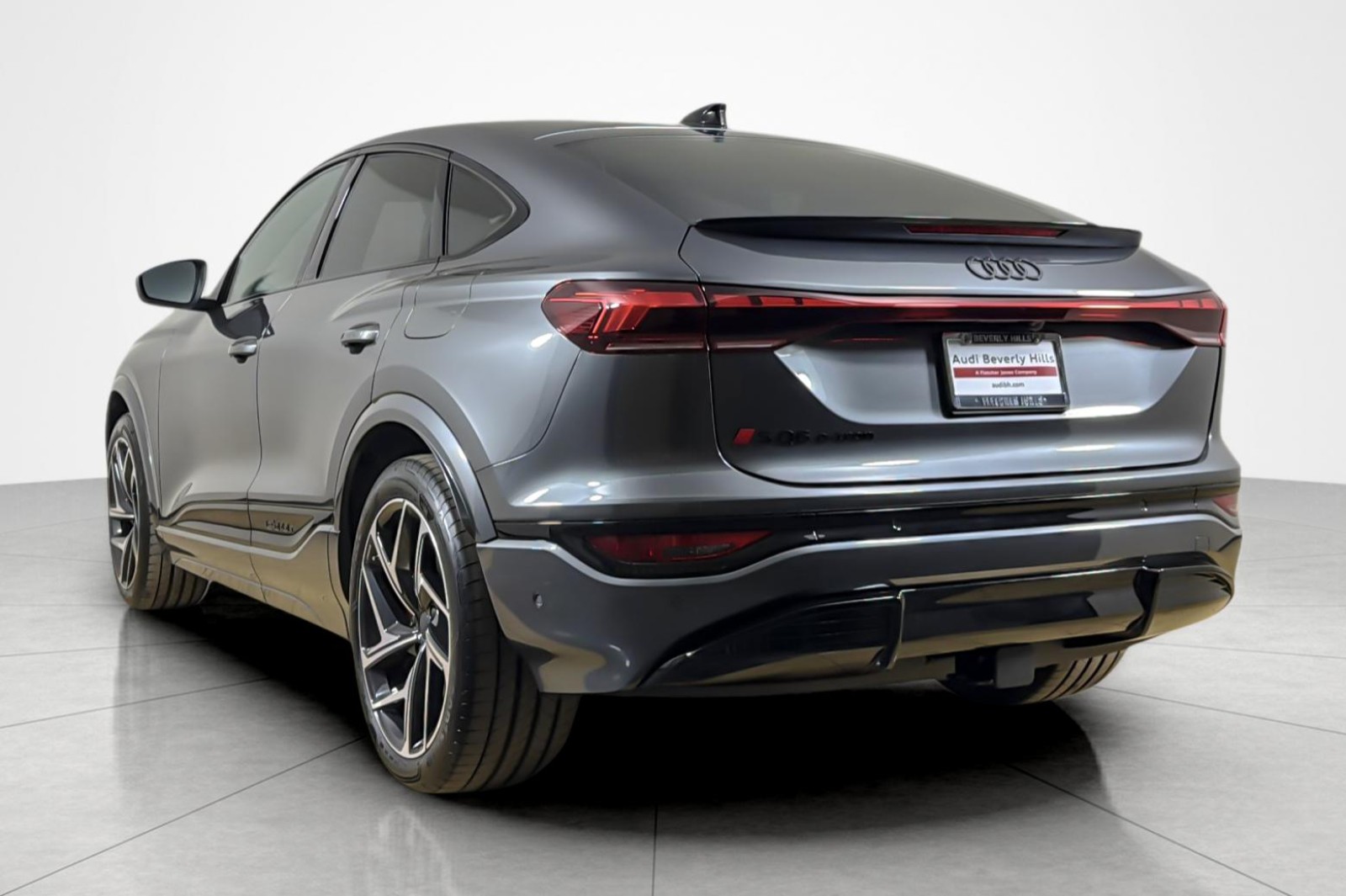 New 2027 Daytona Gray Pearl Effect Audi Premium Plus quattro image 4