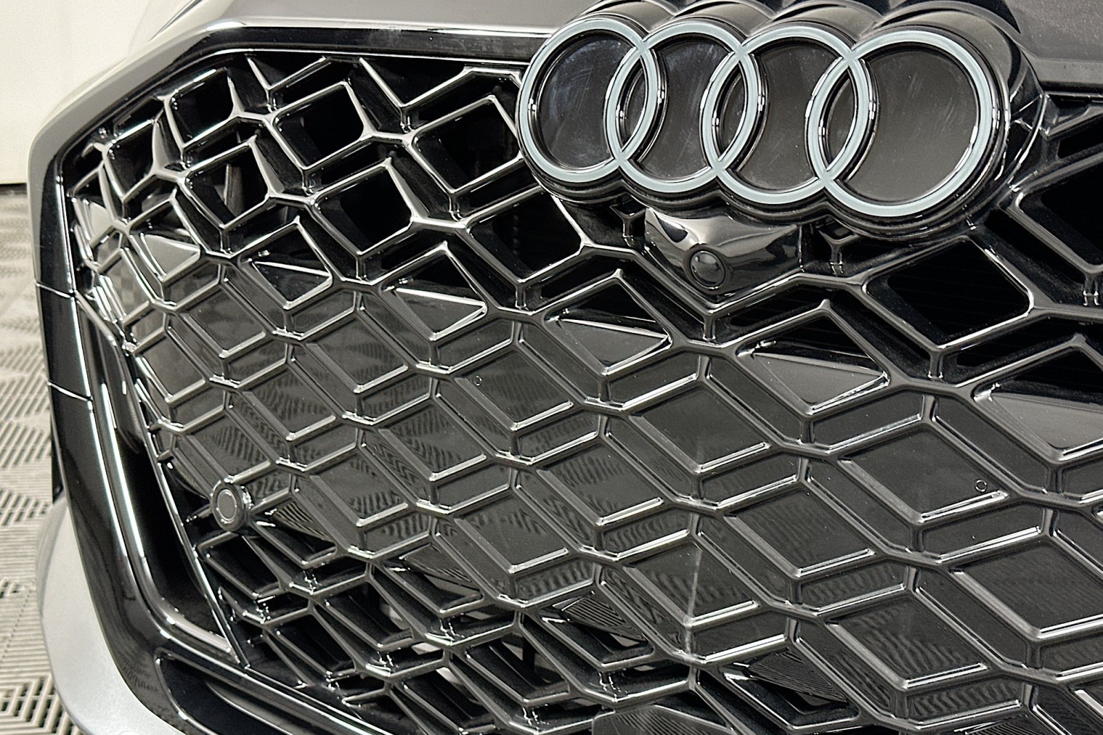 New 2026 Daytona Gray Pearl Effect Audi  image 14