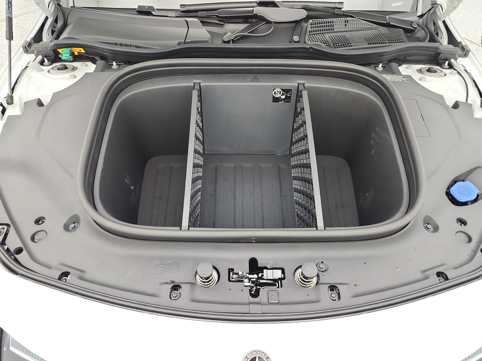 New 2027 Polar White Mercedes-Benz CLA 350 Electric 4MATIC® image 12