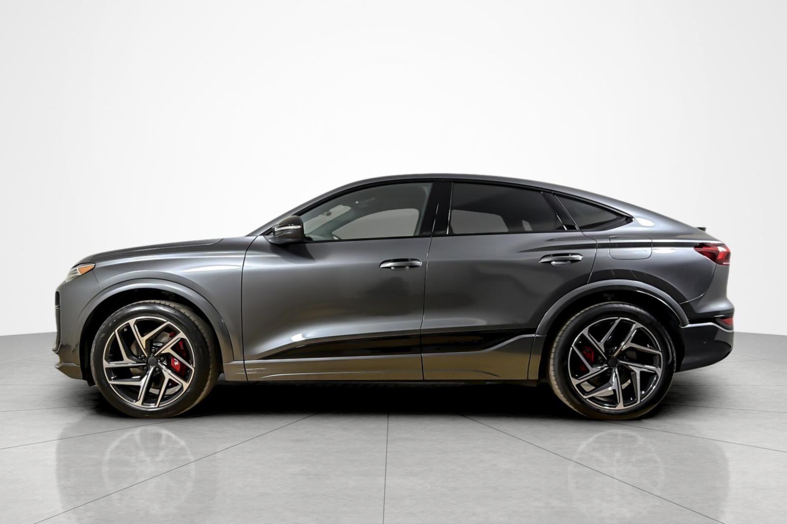 New 2027 Daytona Gray Pearl Effect Audi Premium Plus quattro image 3