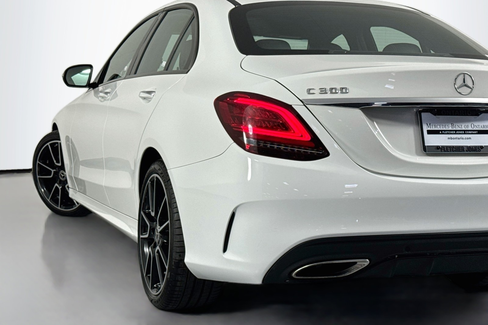 Used 2019 Polar White Mercedes-Benz C 300 image 15