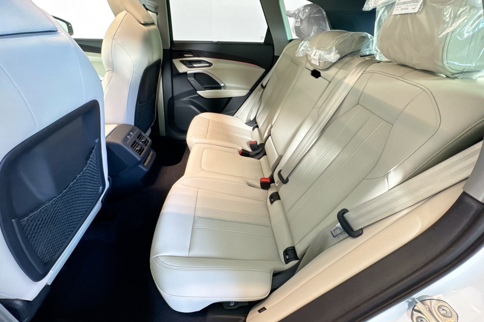 New 2025 Glacier White Metallic Audi Premium Plus 2.0 TFSI quattro image 21