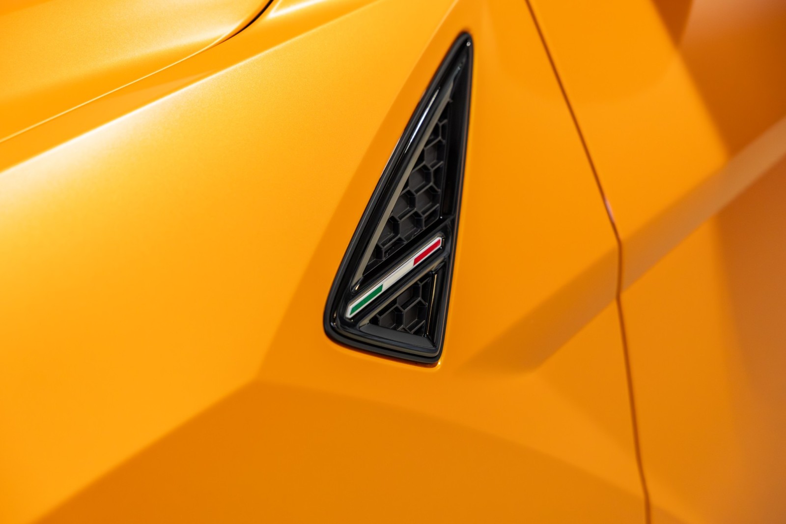 Used Car 2022 Lamborghini Urus - Full Stealth Ppf  For Sale Under $240,000 In Boerne, Texas