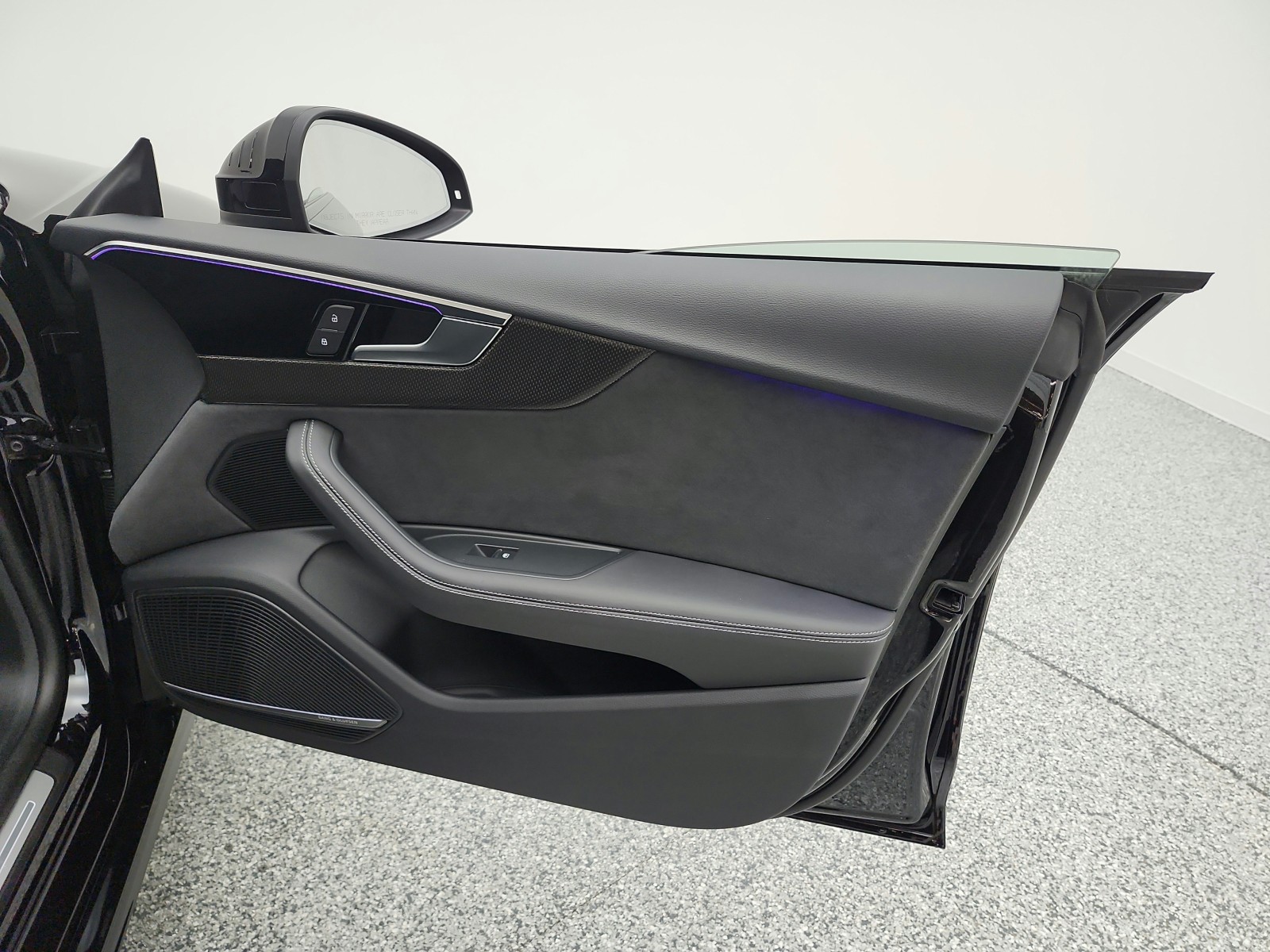 Used 2025 Mythos Black Metallic Audi Premium Plus 3.0 TFSI quattro image 20