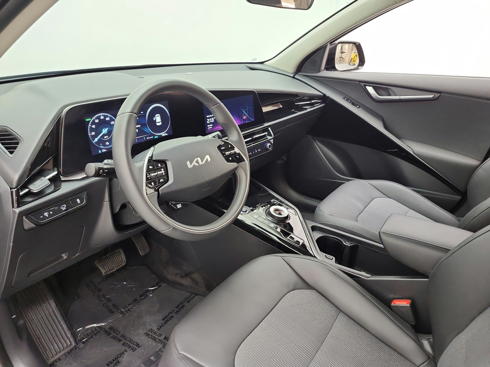 Used 2024 Aurora Black Kia Wind image 12