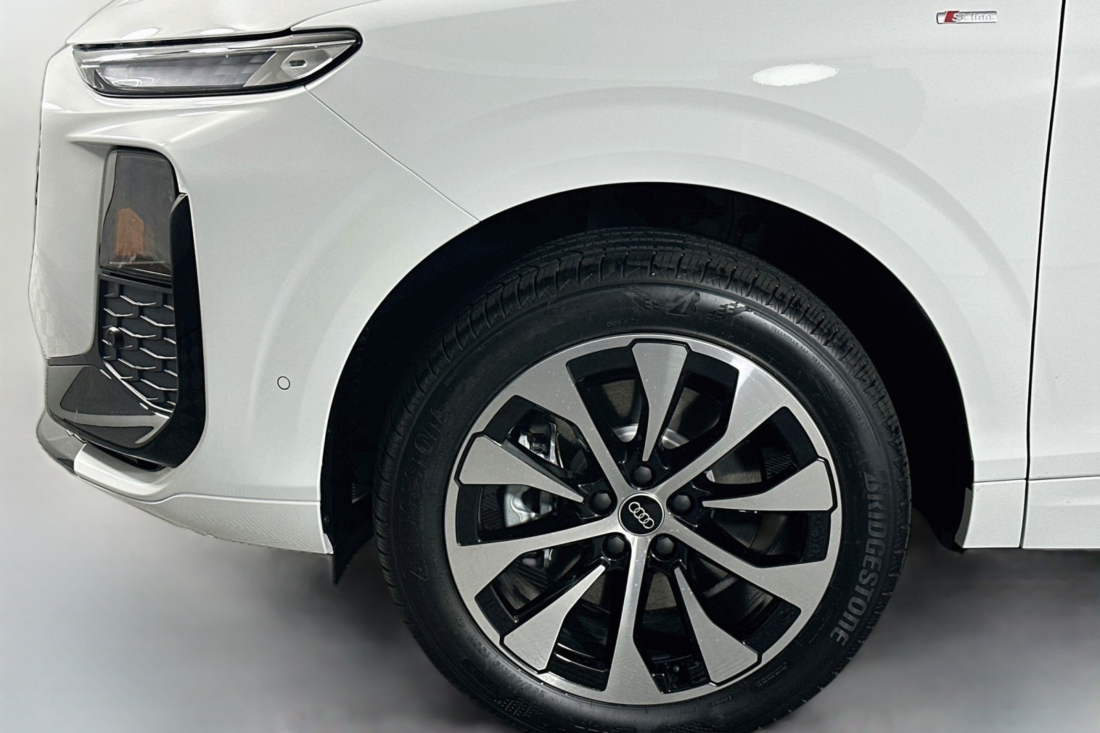 New 2026 Arkona White Audi S line image 11