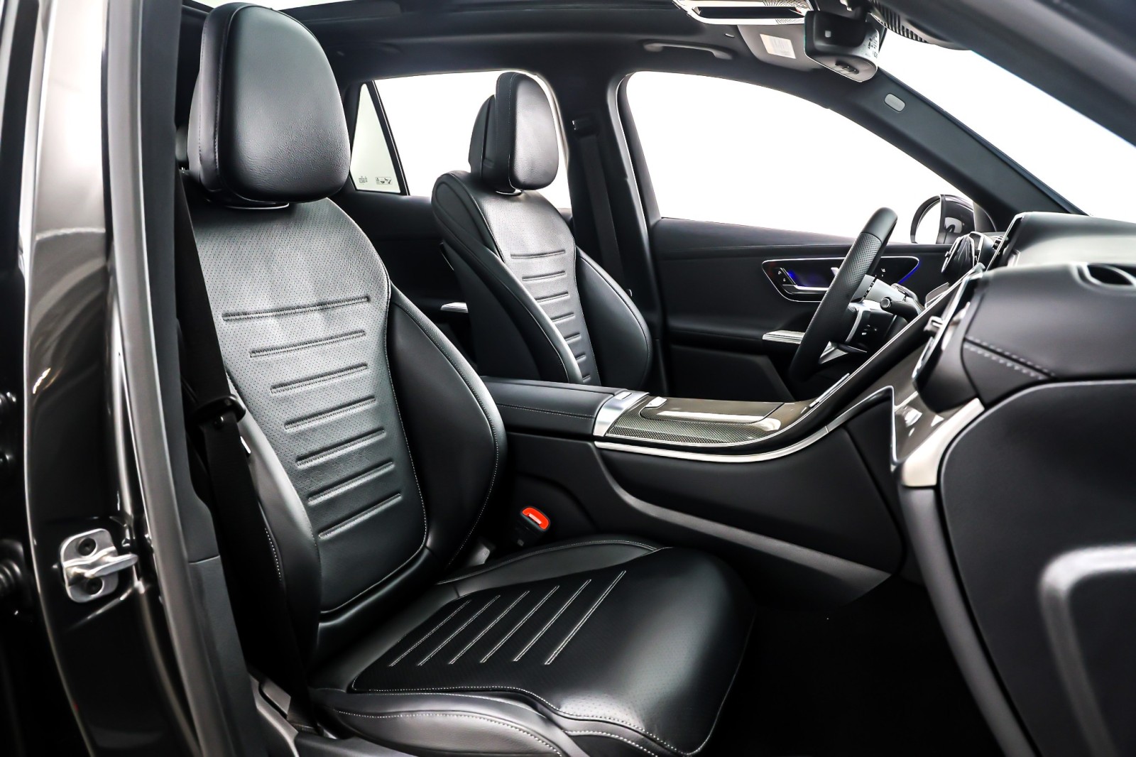 New 2026 Graphite Grey Metallic Mercedes-Benz GLC 300 image 7