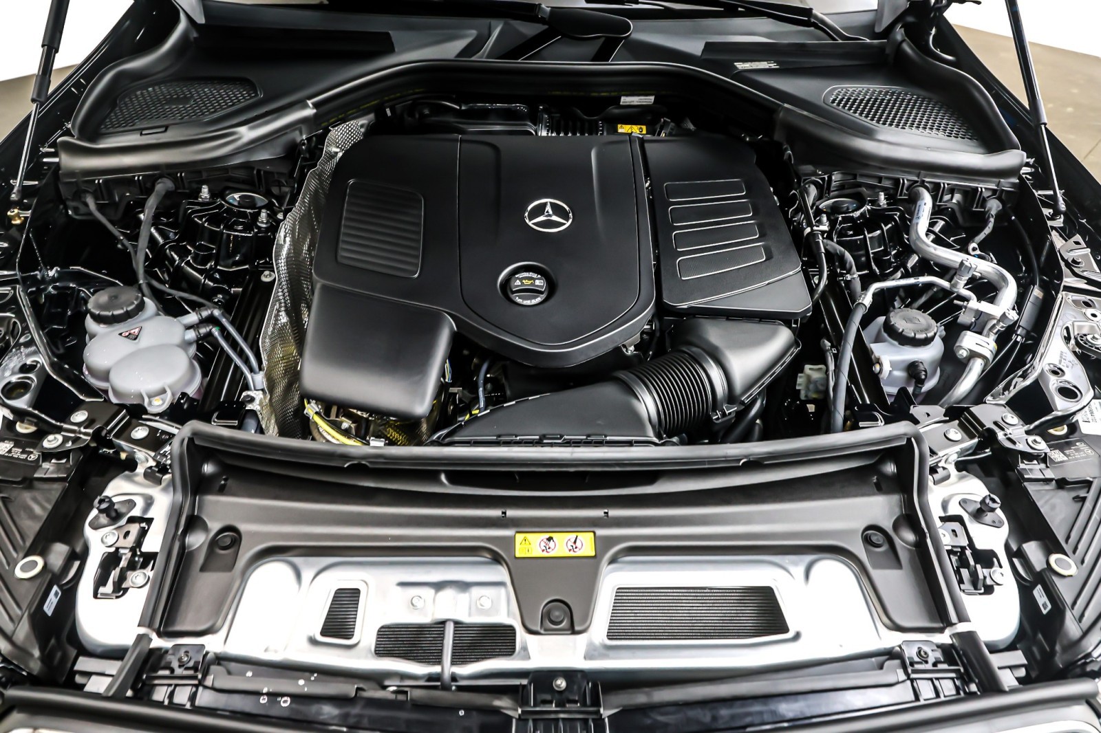 New 2026 Black Mercedes-Benz GLC 300 image 11