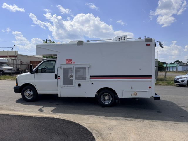 2009 Chevrolet  3500  12'  Mobile Office w 7K Onan Gen & Ladder Racks in , 