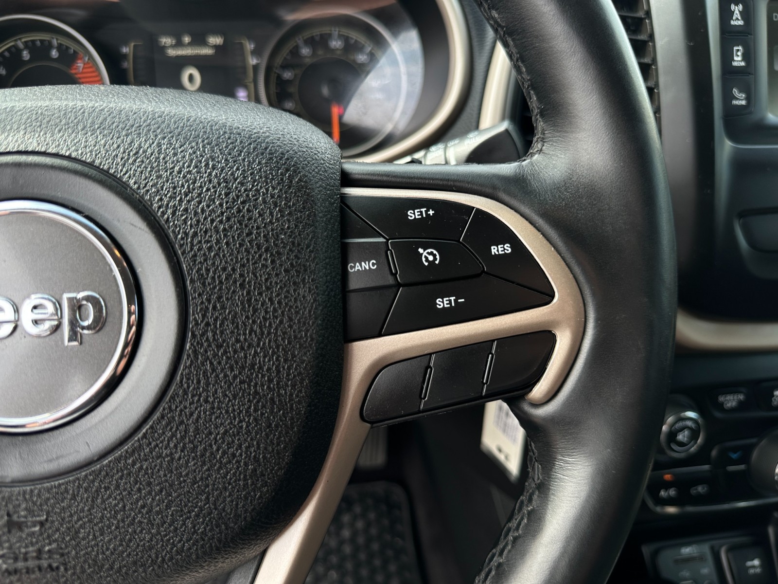 2018 Jeep Cherokee Latitude 16