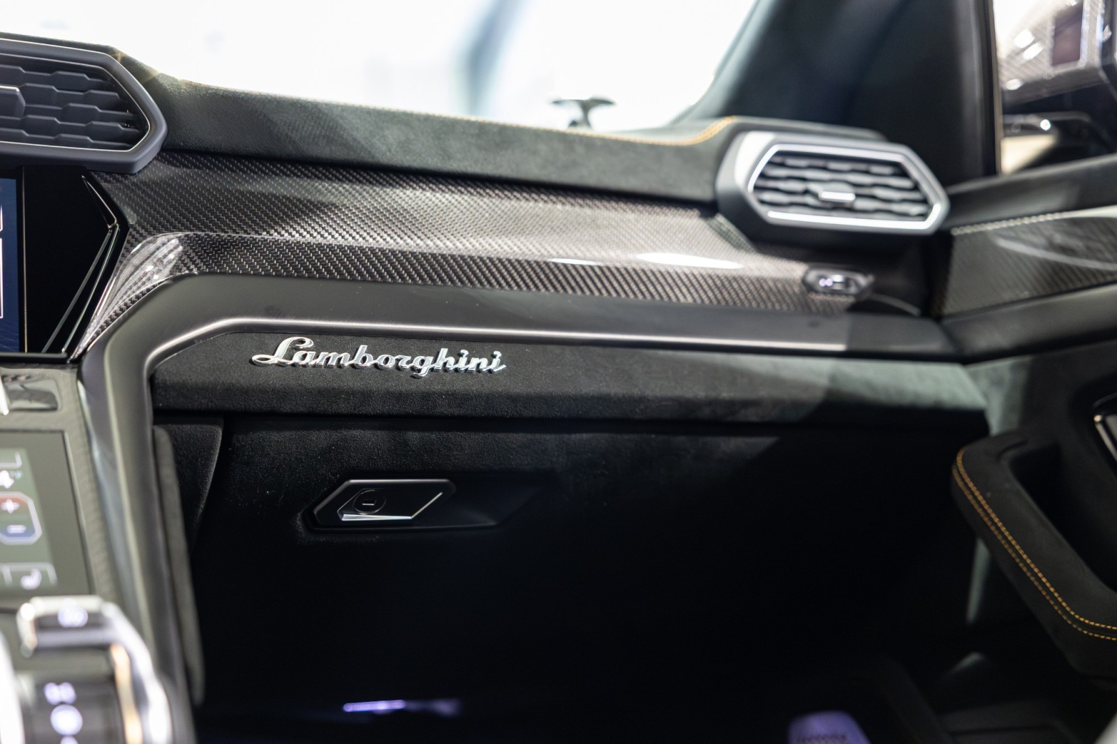 Used Car 2024 Lamborghini Urus  Performante For Sale Under $320,000 In Boerne, Texas