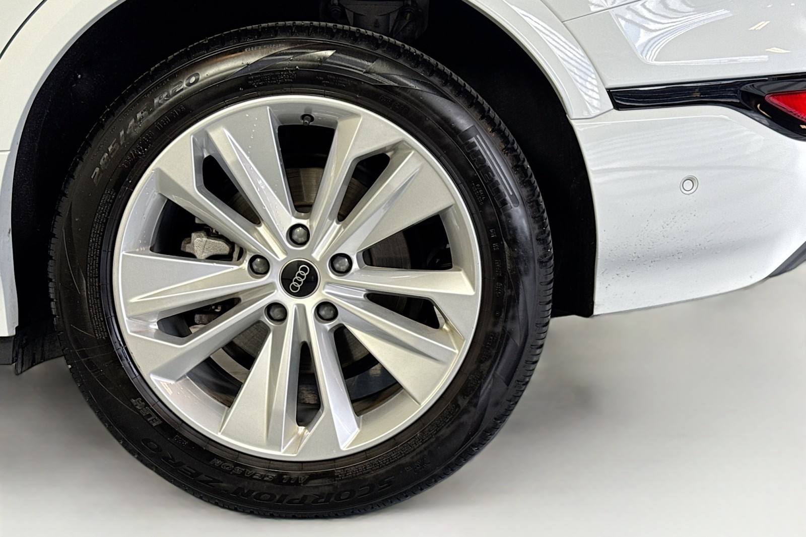 Used 2025 GLACIER WHITE Audi Premium image 29