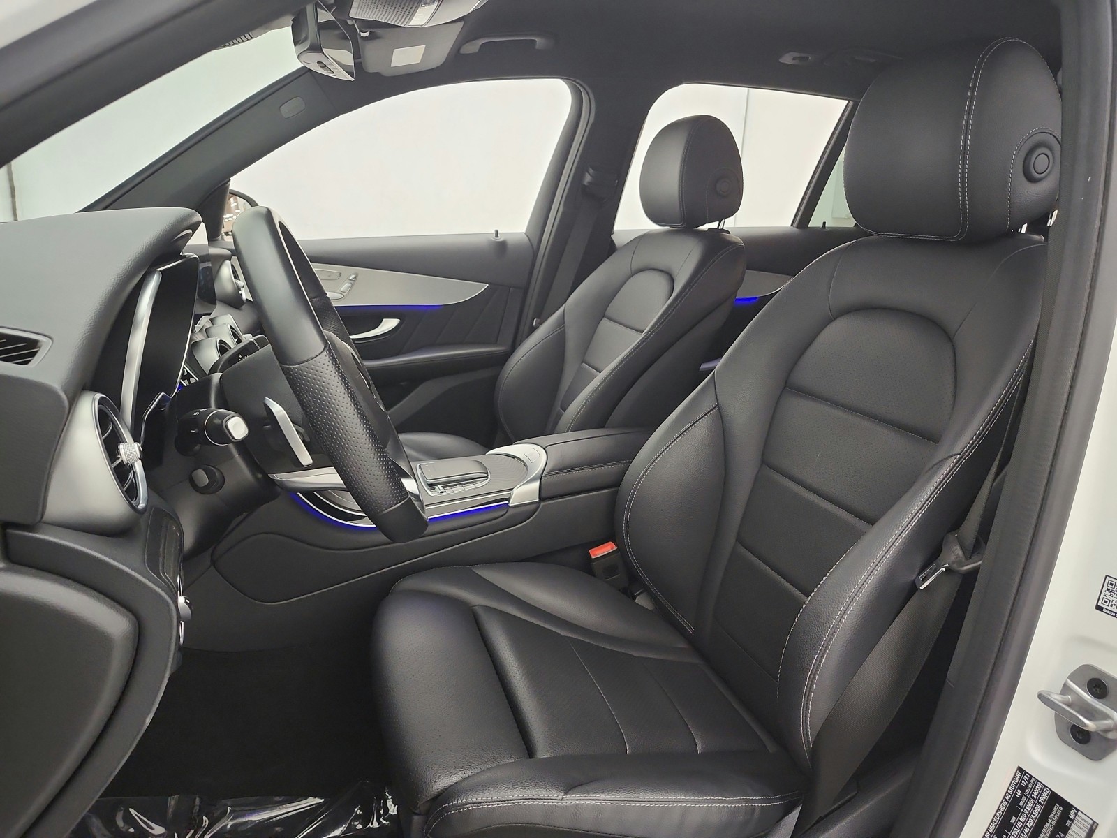 Used 2022 Polar White Mercedes-Benz GLC 300 SUV image 17