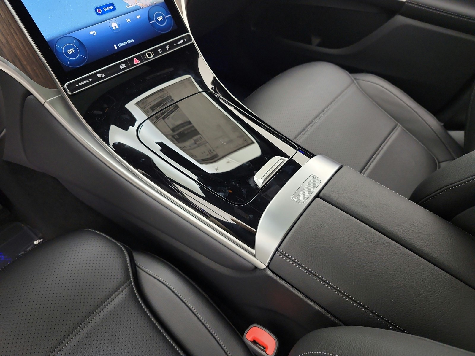 New 2027 Polar White Mercedes-Benz GLC 300 SUV image 10