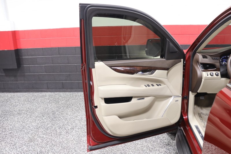 2016 Cadillac Escalade Luxury Collection 4dr Suv in , 