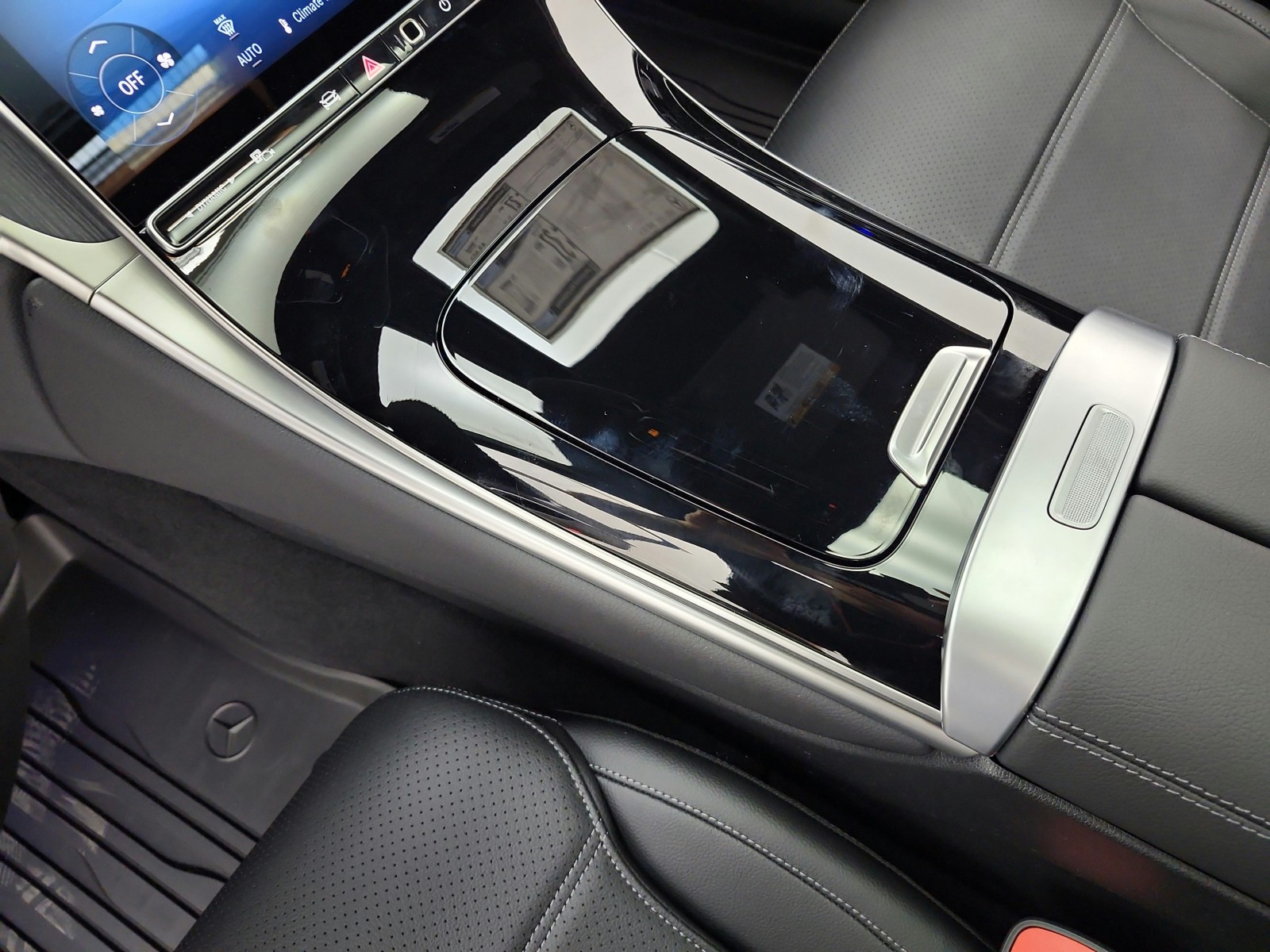 New 2027 Polar White Mercedes-Benz GLC 300 SUV image 9