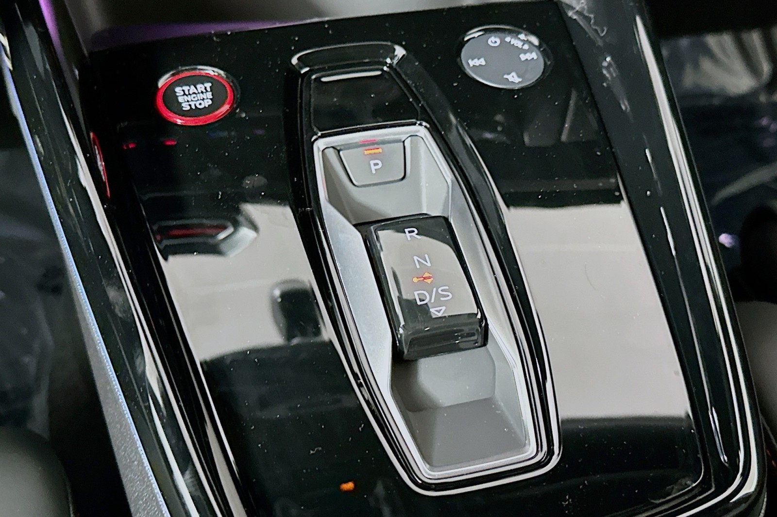 New 2026 Kemora Gray Metallic Audi  image 7