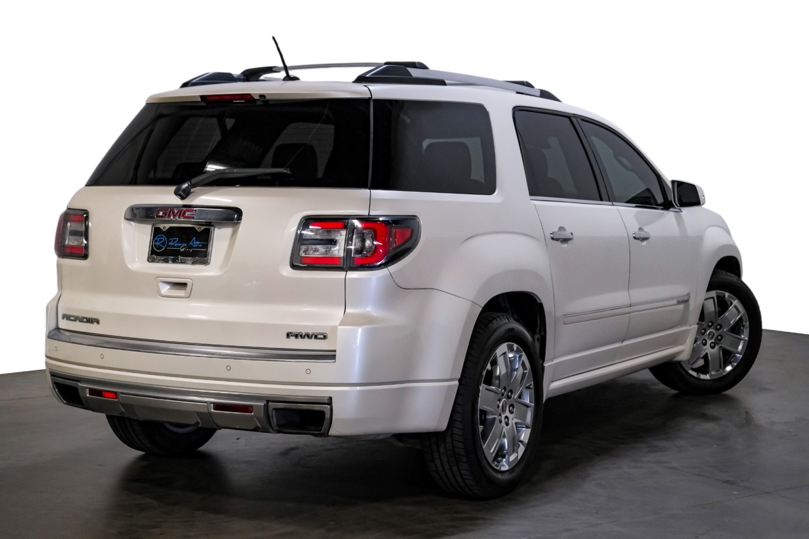 2014 GMC Acadia AWD Denali CaptainSeats Navi PanoRoof PremiumAlloys 7