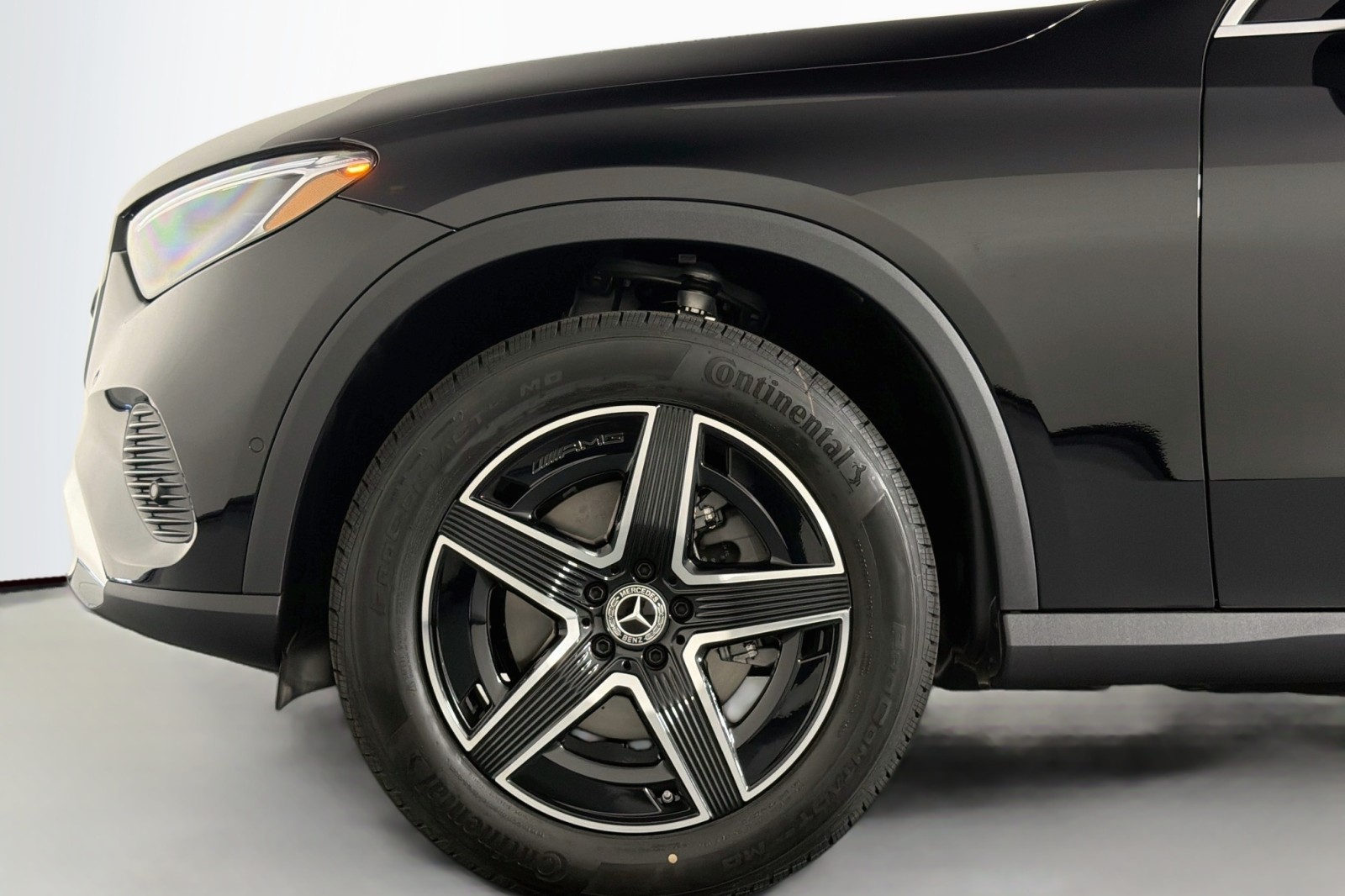 New 2026 Black Mercedes-Benz GLC 300 SUV image 5