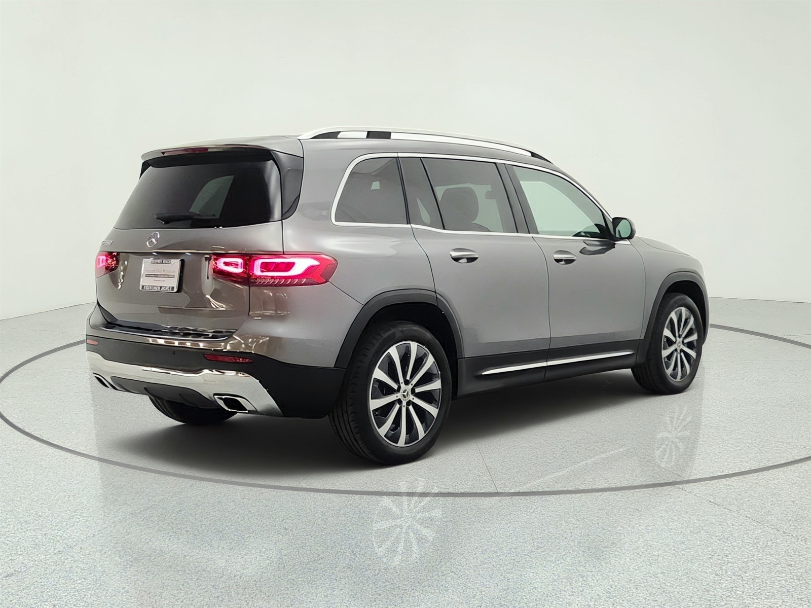 Used 2023 Mountain Grey Metallic Mercedes-Benz GLB 250 SUV image 5