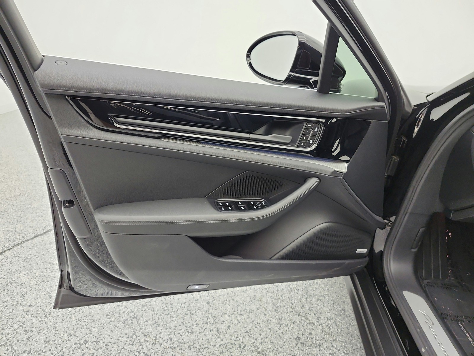 Used 2025 Black Porsche RWD image 15