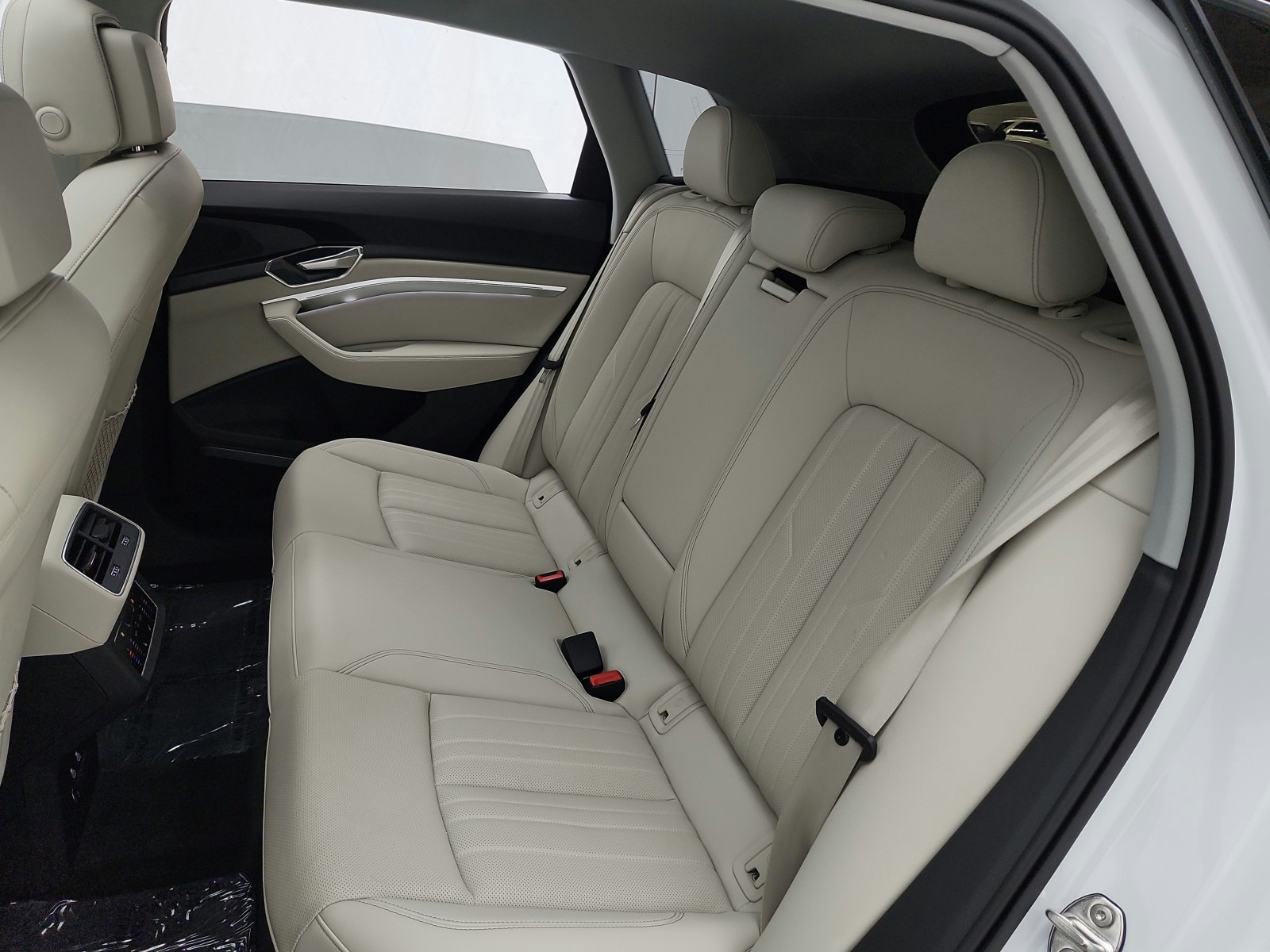 Used 2024 Glacier White Metallic Audi Premium Plus quattro image 16