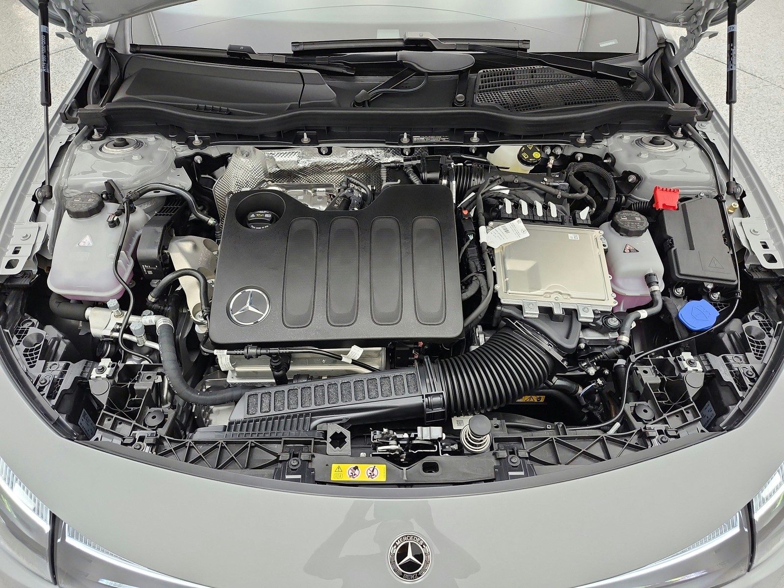 New 2027 MANUFAKTUR Alpine Grey Mercedes-Benz CLA 220 Hybrid FWD image 12